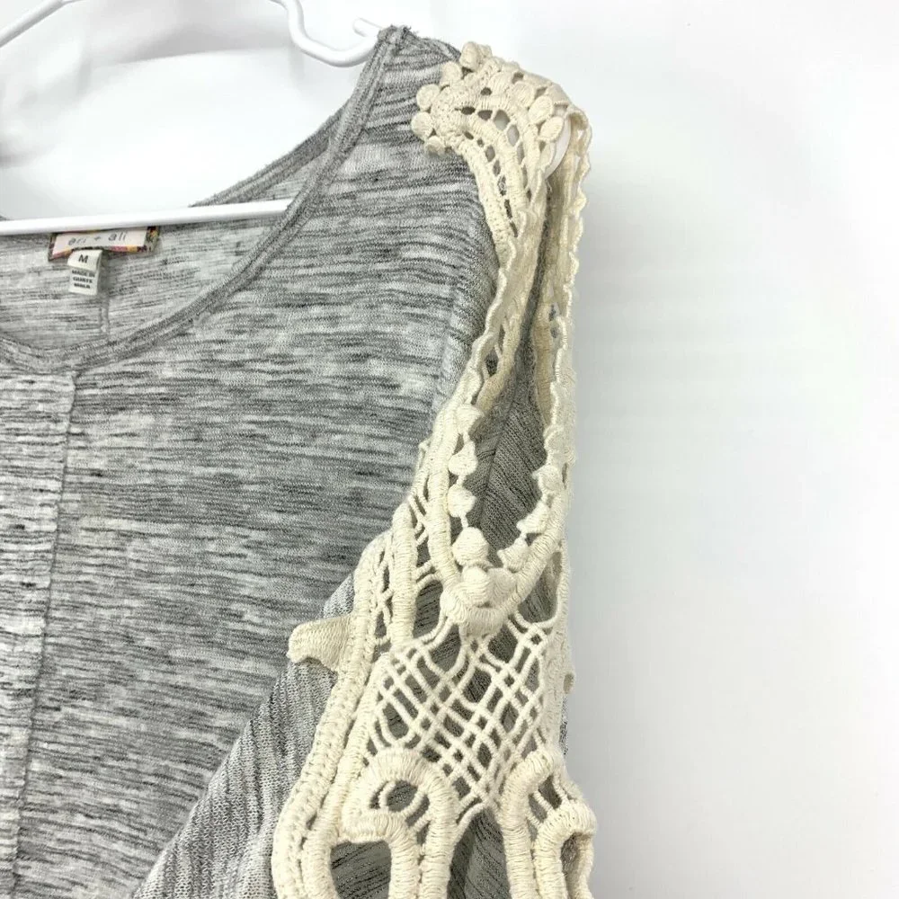 Anthropologie Eri + Ali Top Gray Beige Crochet Split Sleeve - Picture 6 of 9
